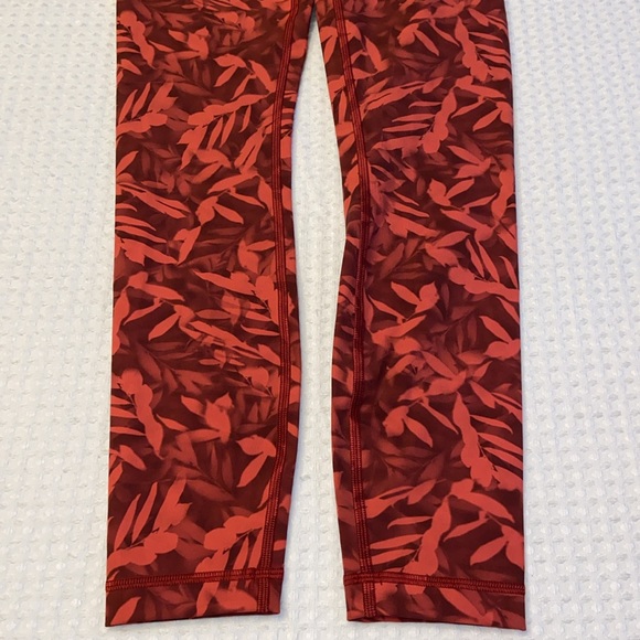 NEW! LULULEMON Size 4 WUNDER UNDER HR Tight 25” Rust Red Leaf Print - Picture 9 of 10